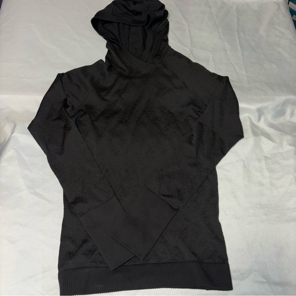 NWOT Lululemon Rest Less Pullover Hoodie Textured Black size 6/8 - Picture 2 of 6